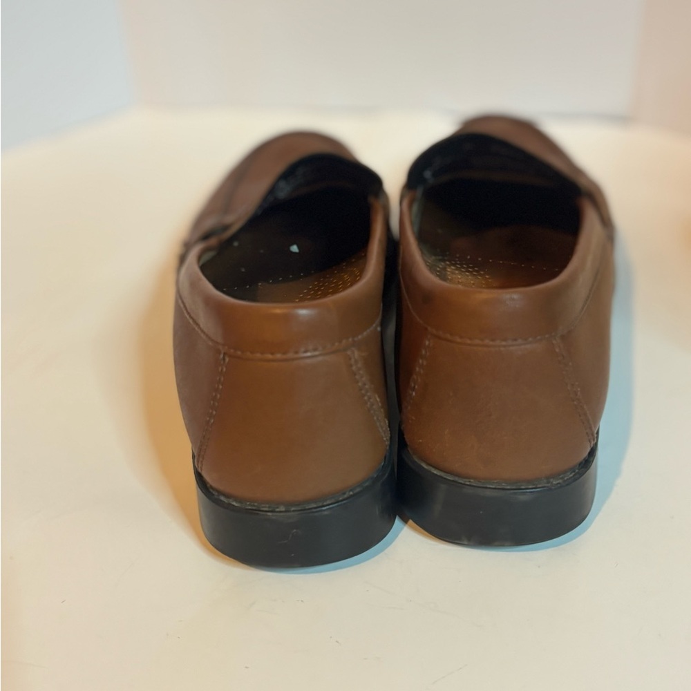 Weejuns Classic Brown Leather Women's Loafers - Picture 3 of 7